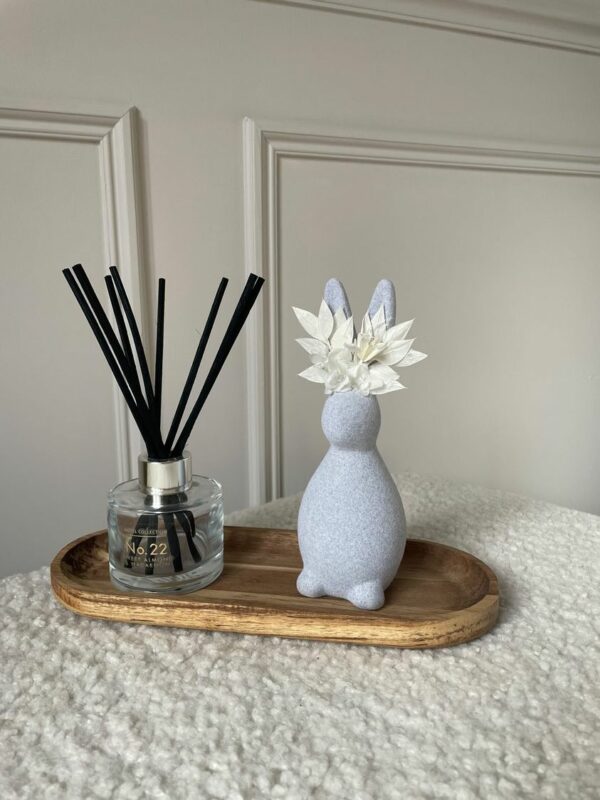 a pampas life grey stone bunny pampas decoration 1