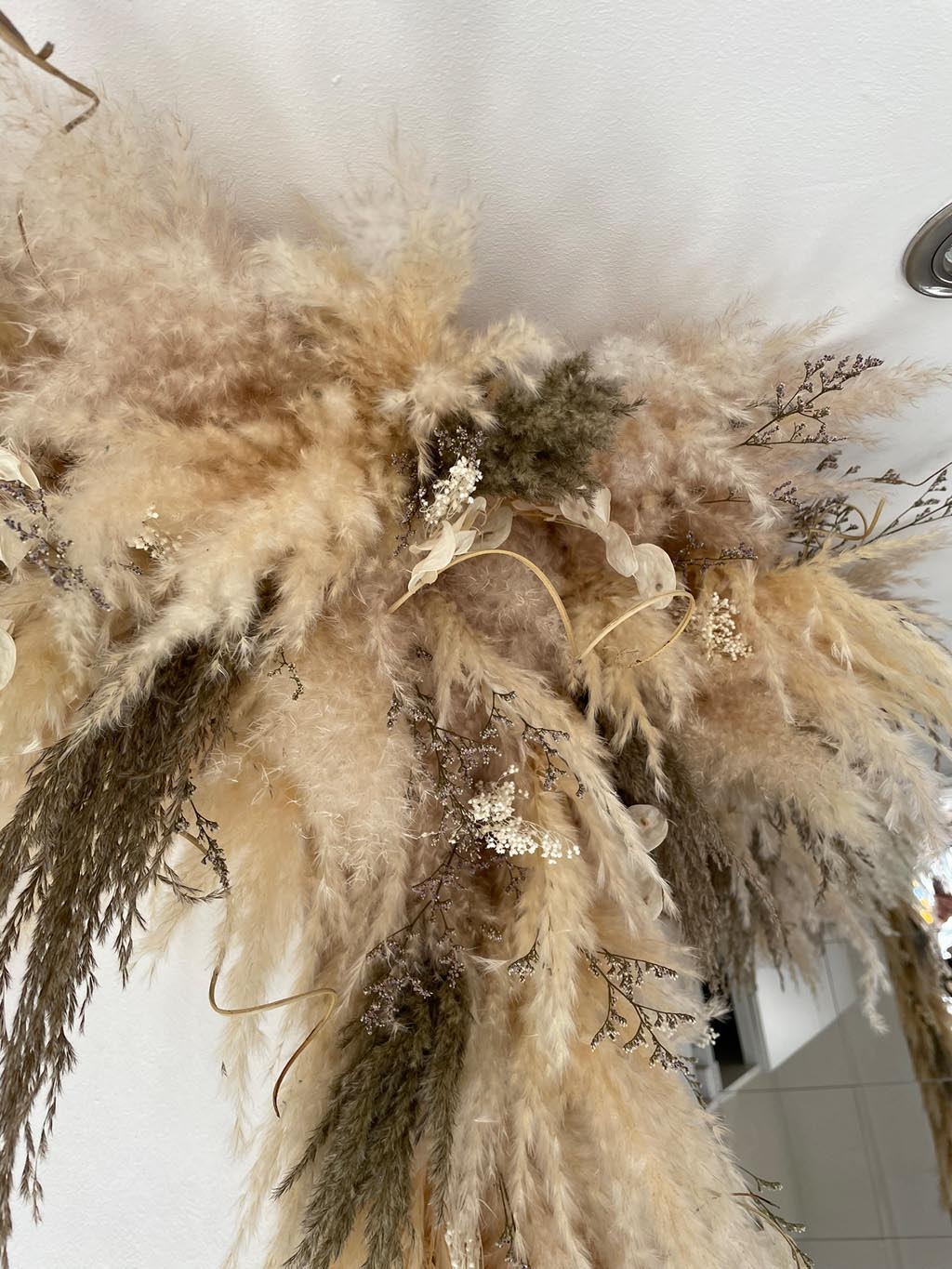 apampaslife dried flower ceiling installations 1